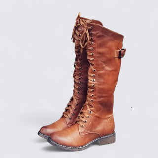Klassische Schnürstiefel mit seitlicher Schnalle und Profilsohle