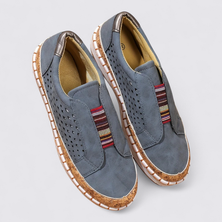 Damen Slipper Schuhe – Lochmuster Design – Bequeme Schlupfschuhe