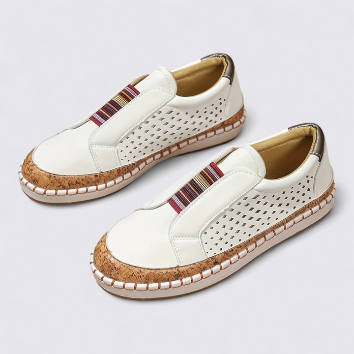 Damen Slipper Schuhe – Lochmuster Design – Bequeme Schlupfschuhe