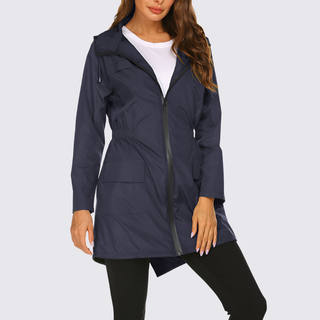 Taillierte Jacke mit Kapuze für Damen